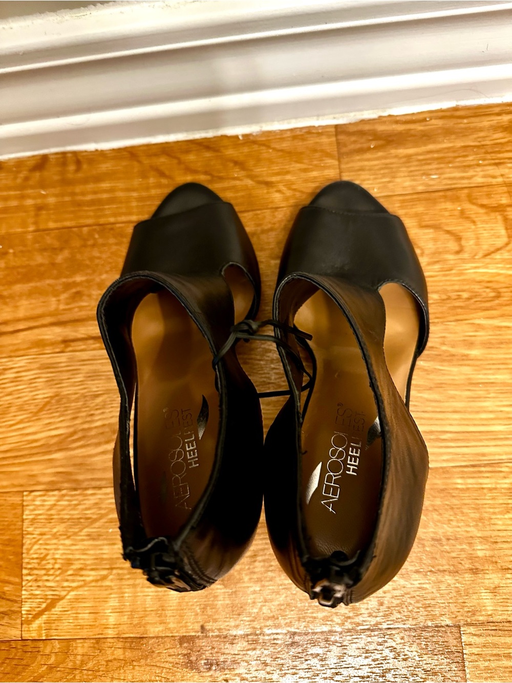 Aerosoles Heel Rest Black Cutout Peep Toe Booties Heels Size 5.5 - Picture 8 of 8